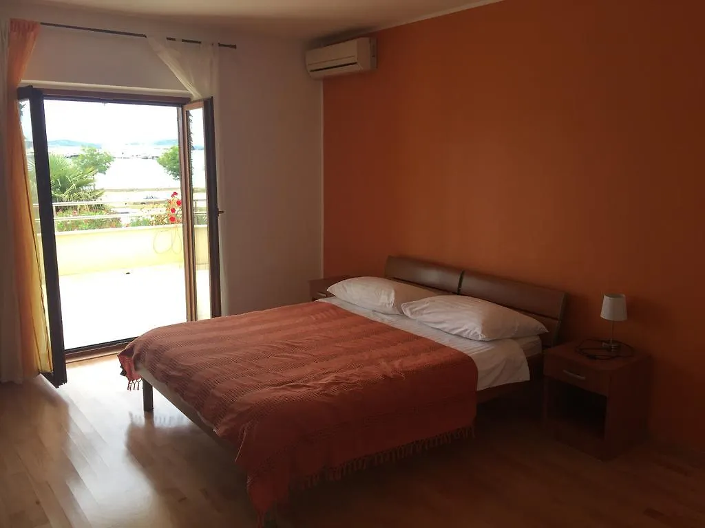 Apartments & Rooms Ana Sukošan 0*,