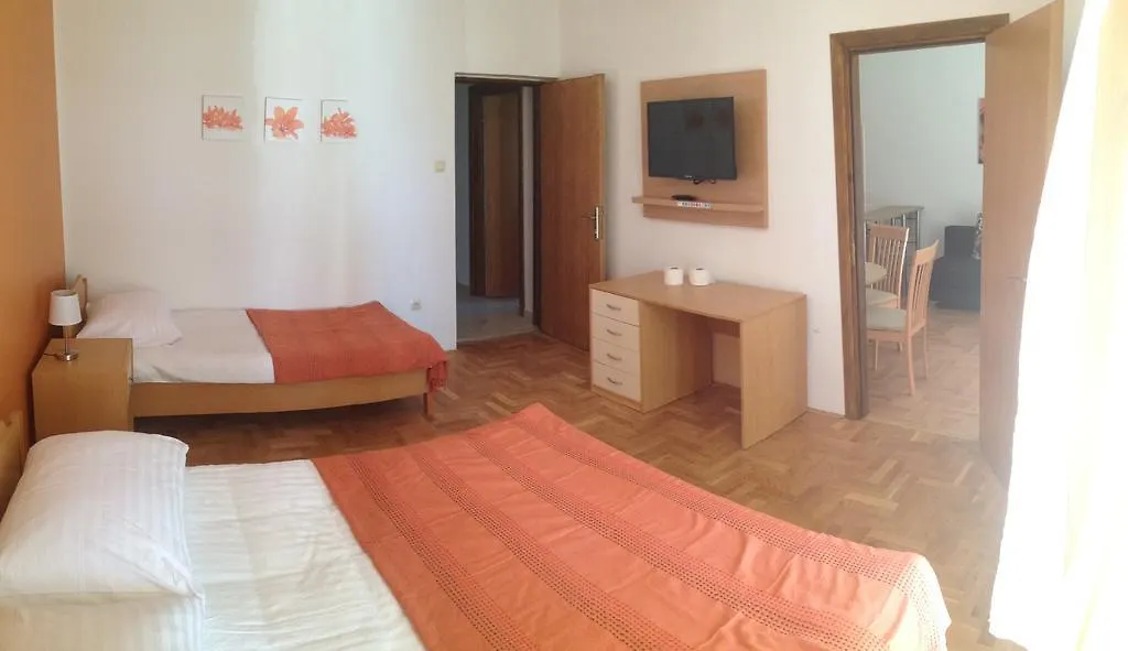 Apartments & Rooms Ana Sukošan 0*,